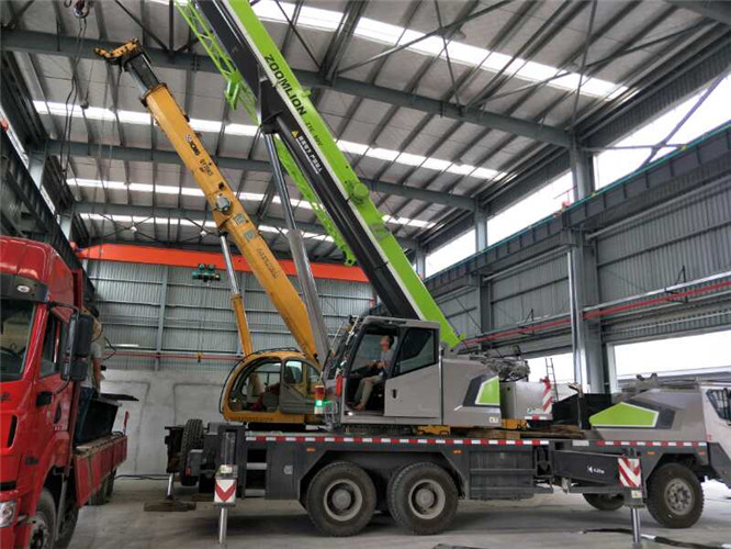 汤阴县高空车出租需要注意哪些安全事项？